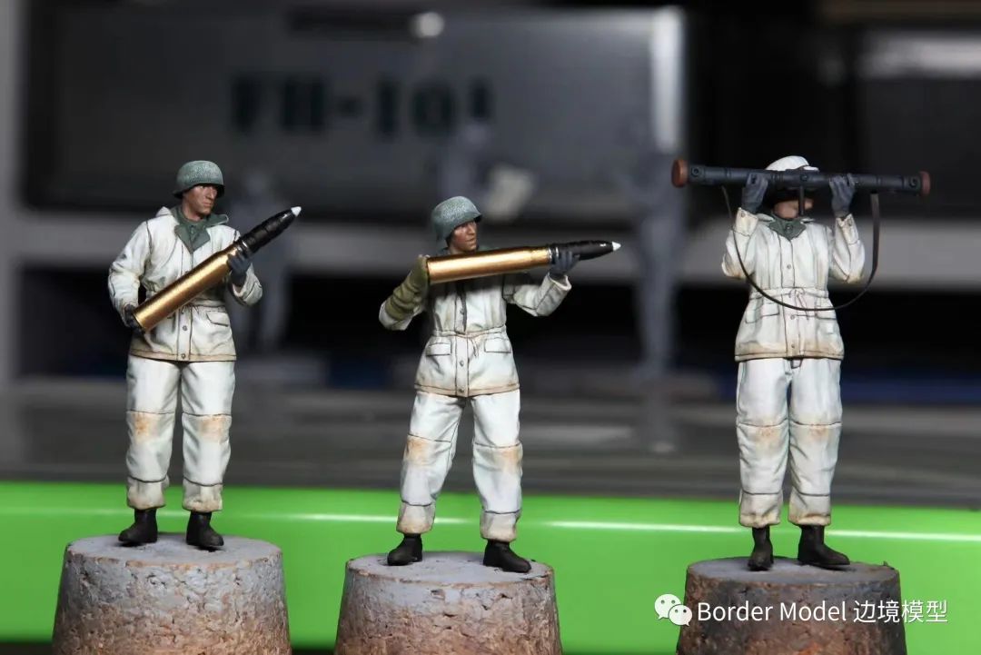 Border Model German 8mm Gun Flak36 w/6 Anti-Aircraft Artillery Crew Members (1:35)
