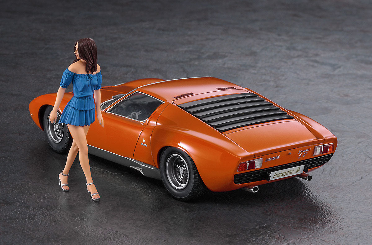 Hasegawa Lamborghini Miura P400 SV with Italian Girl's Figure (1:24)