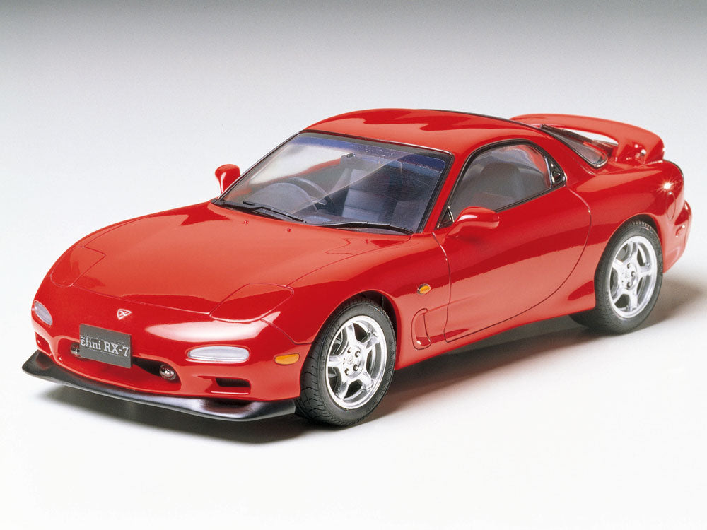 Tamiya Mazda ɛ̃fini RX-7 (1:24)