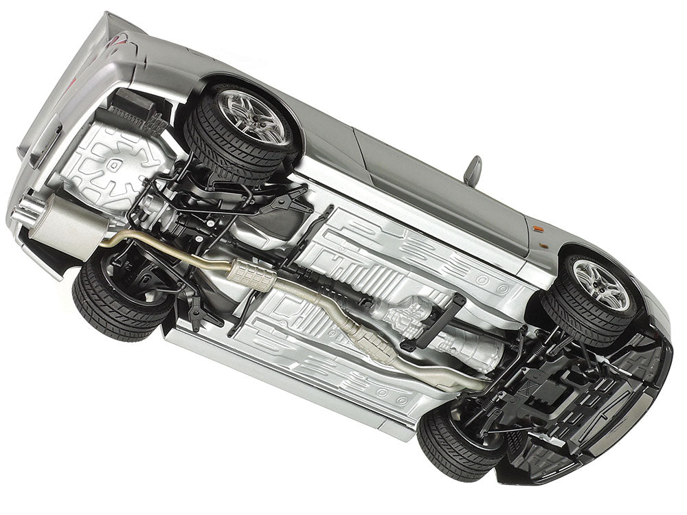 Tamiya Nissan Skyline GT-R V-Spec - R33 (1:24)