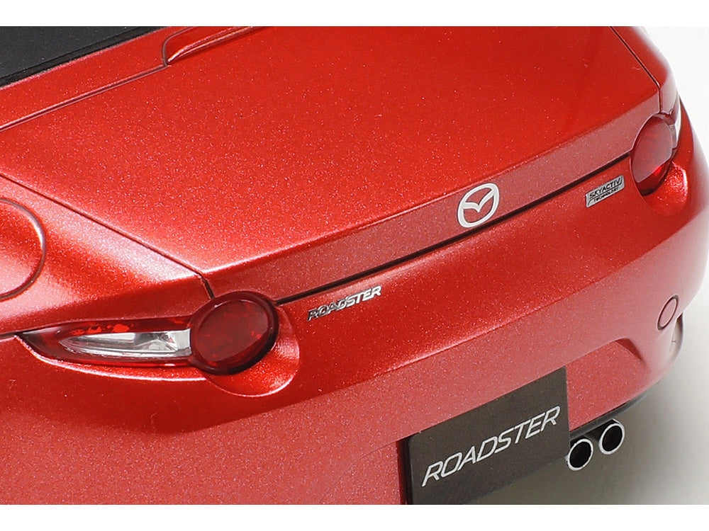 Tamiya Mazda MX-5 Roadster (1:24)