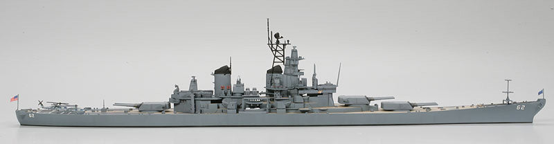 Tamiya U.S. Battleship BB-62 New Jersey (1:700)