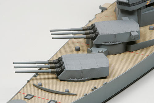Tamiya U.S. Battleship BB-62 New Jersey (1:700)