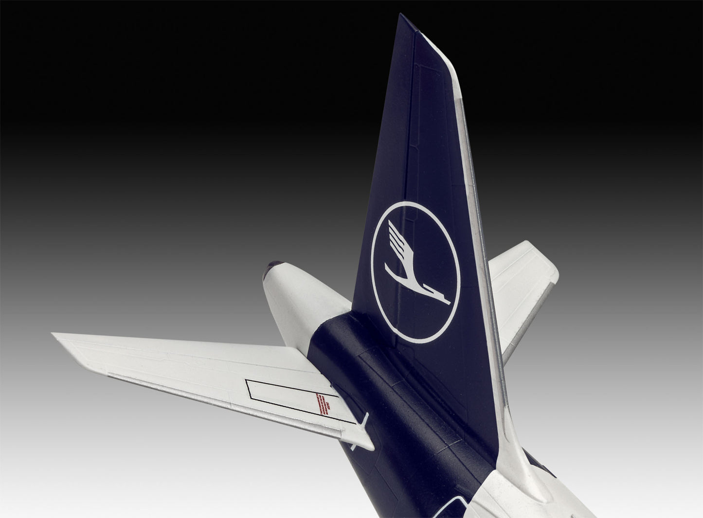 Revell Lufthansa Airbus A320neo - New Livery (1:144)