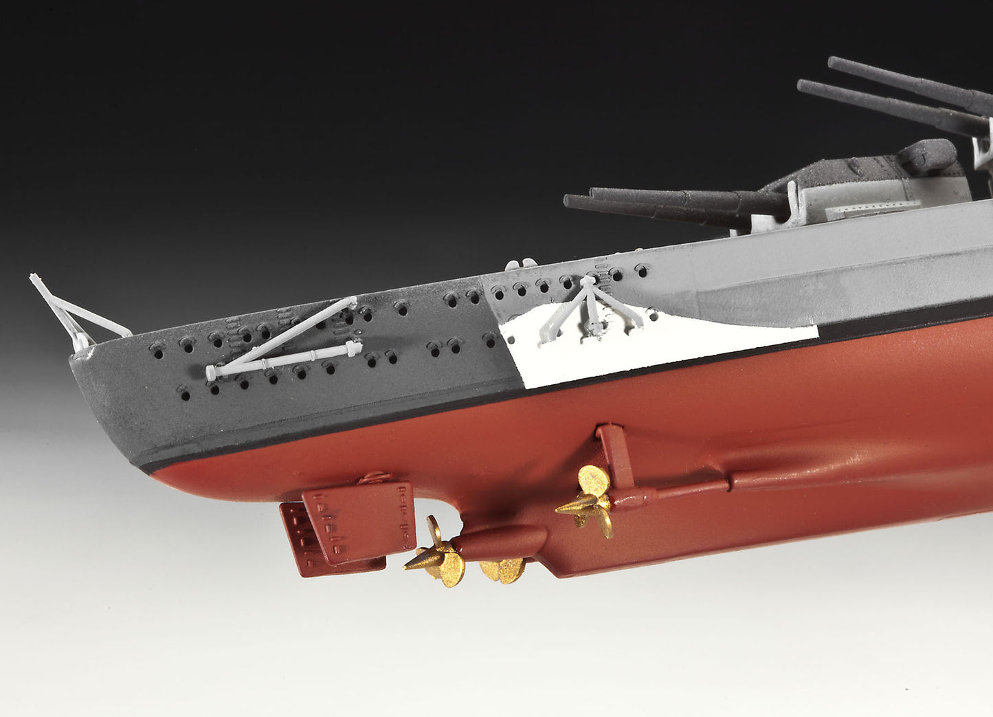 Revell Battleship Bismarck (1:700)
