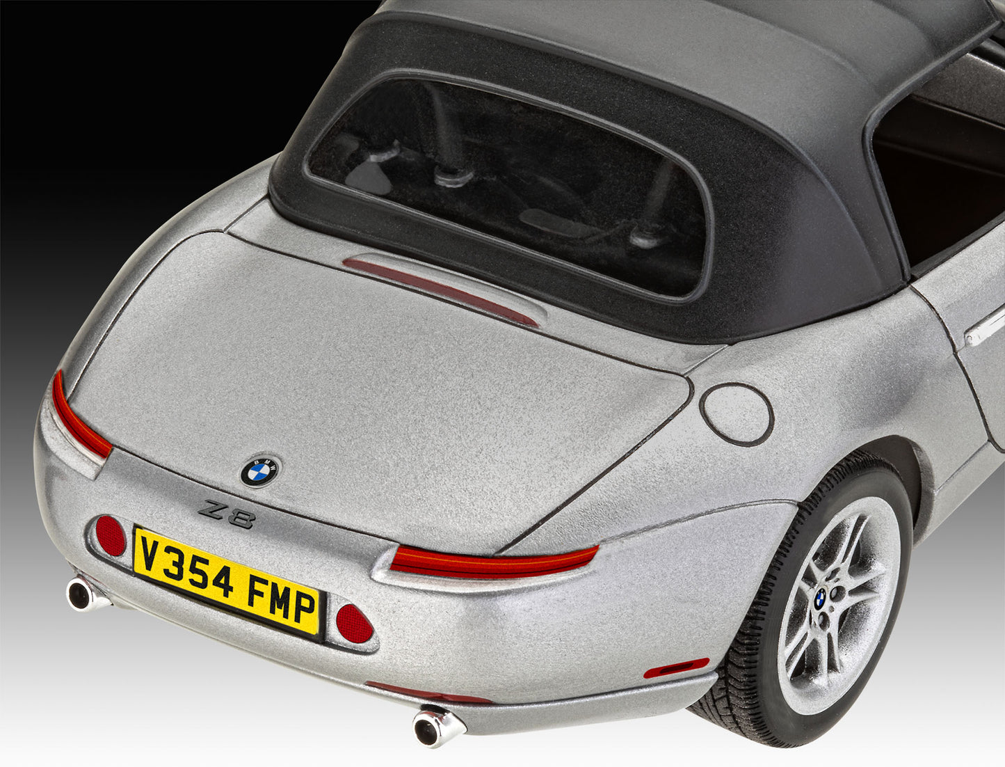 Revell 007 The World Is Not Enough BMW Z8 (1:24)