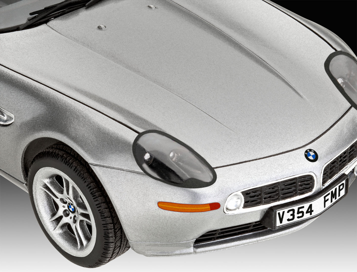 Revell 007 The World Is Not Enough BMW Z8 (1:24)