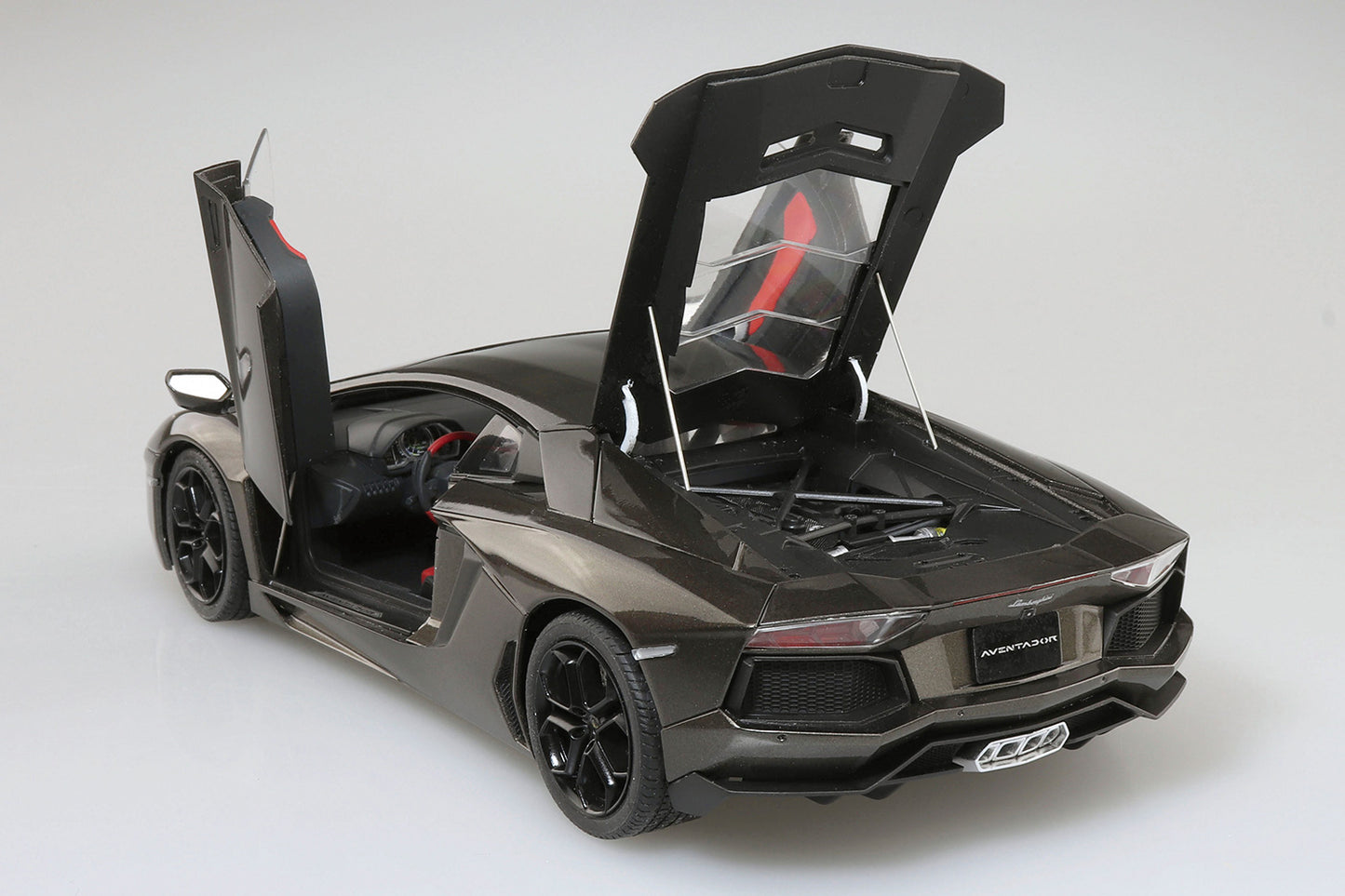 Aoshima 2011 Lamborghini Aventador (1:24)