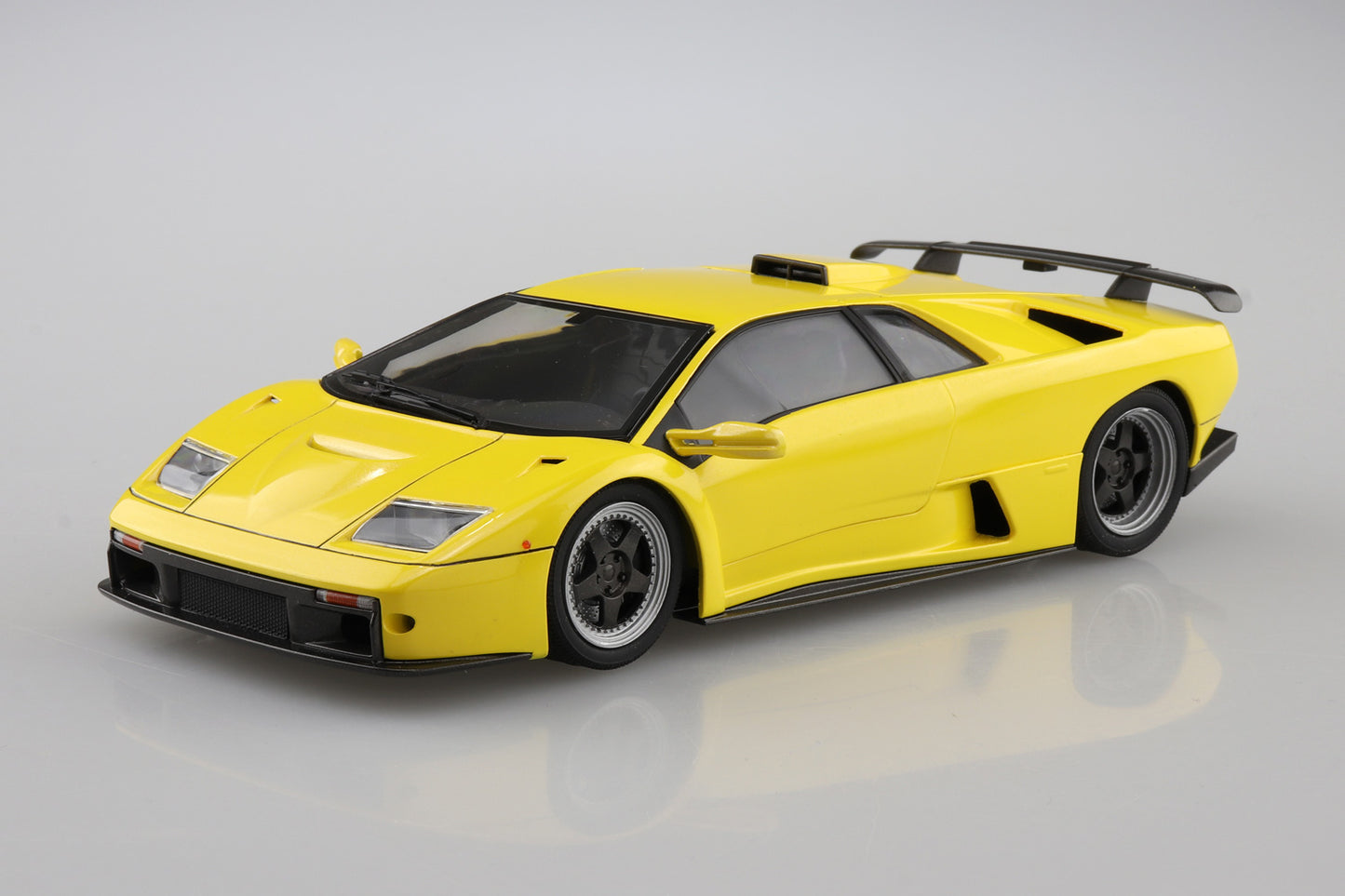 Aoshima 1999 Lamborghini Diablo GT (1:24)