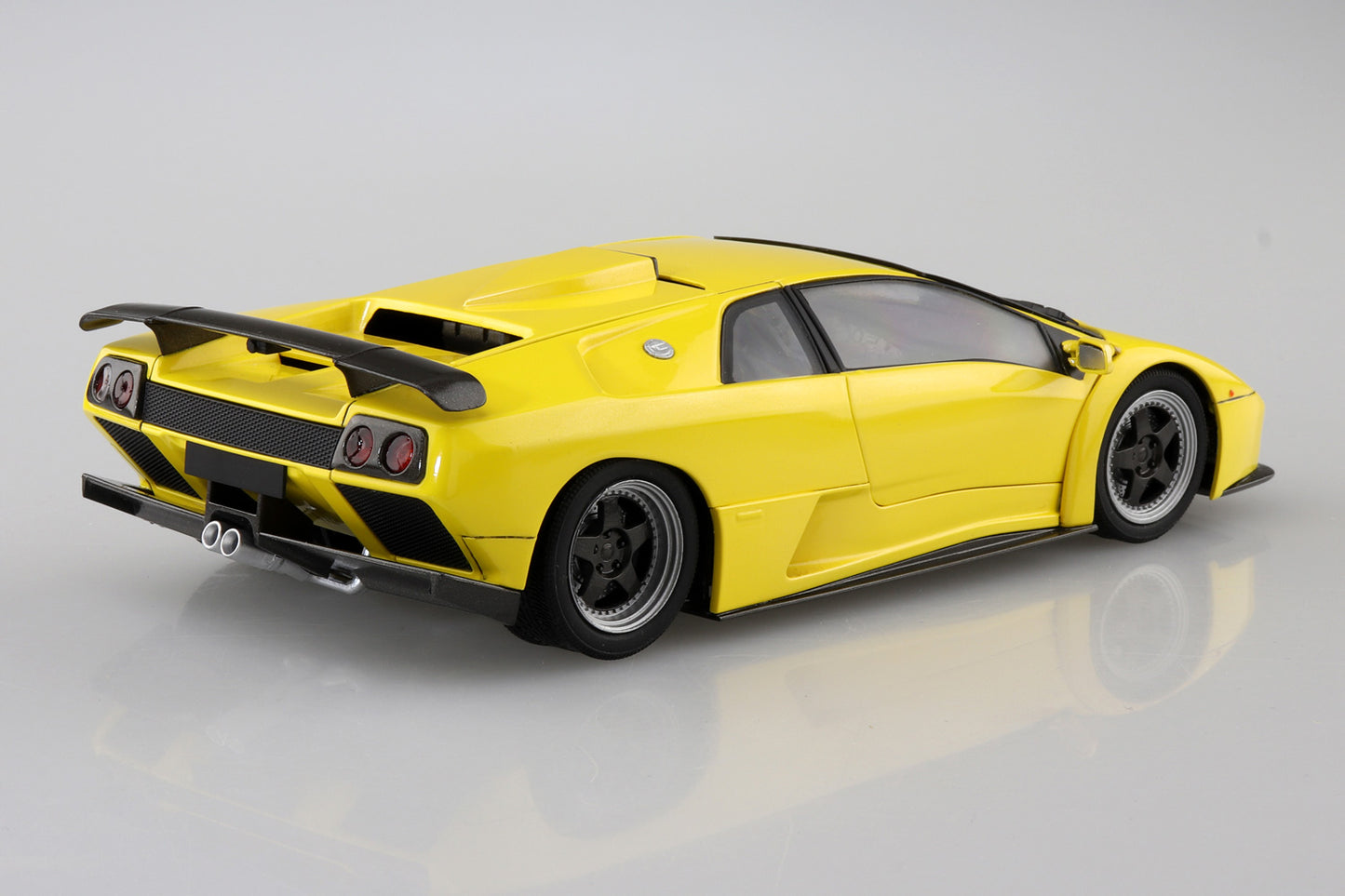 Aoshima 1999 Lamborghini Diablo GT (1:24)