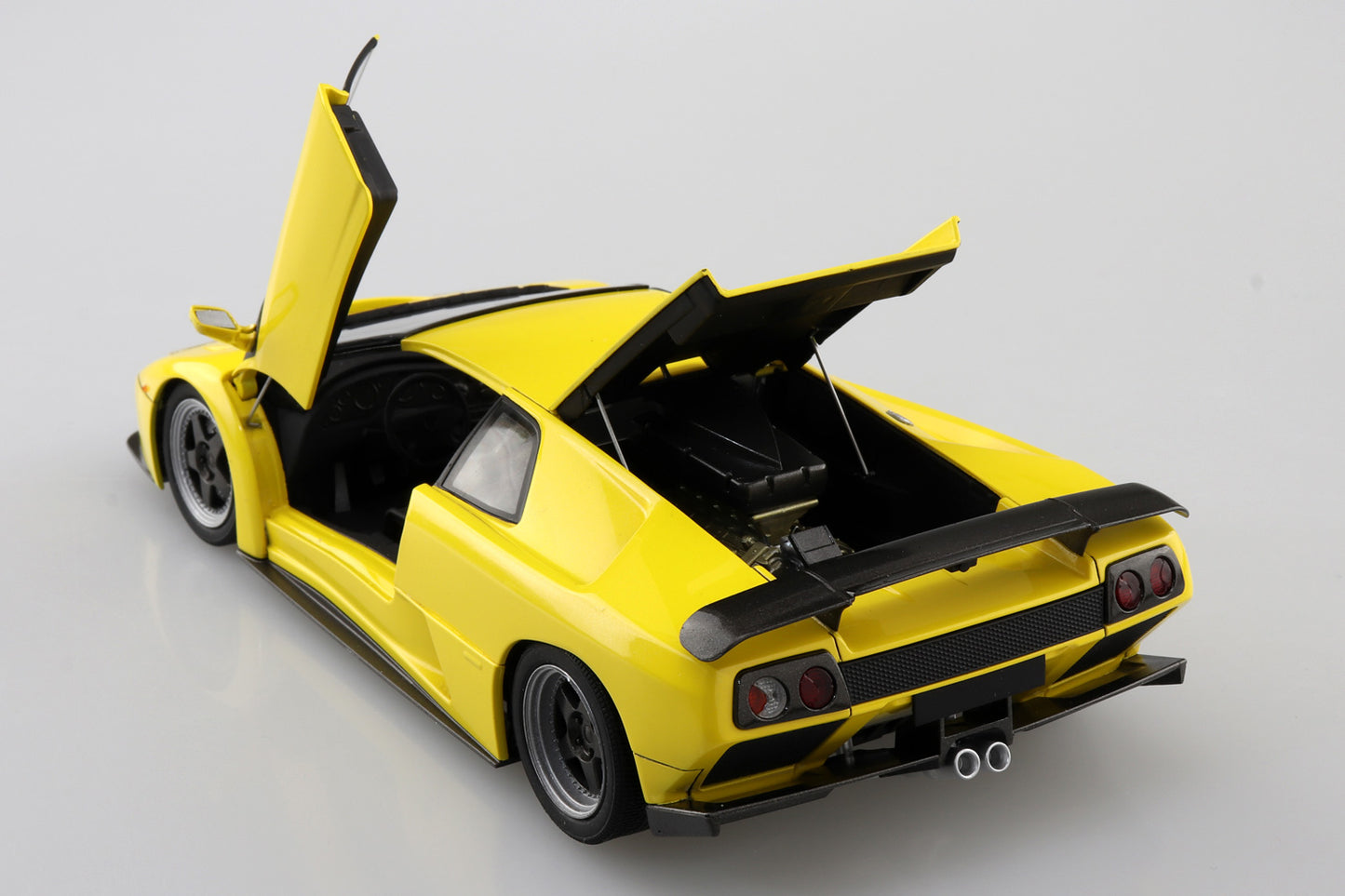 Aoshima 1999 Lamborghini Diablo GT (1:24)