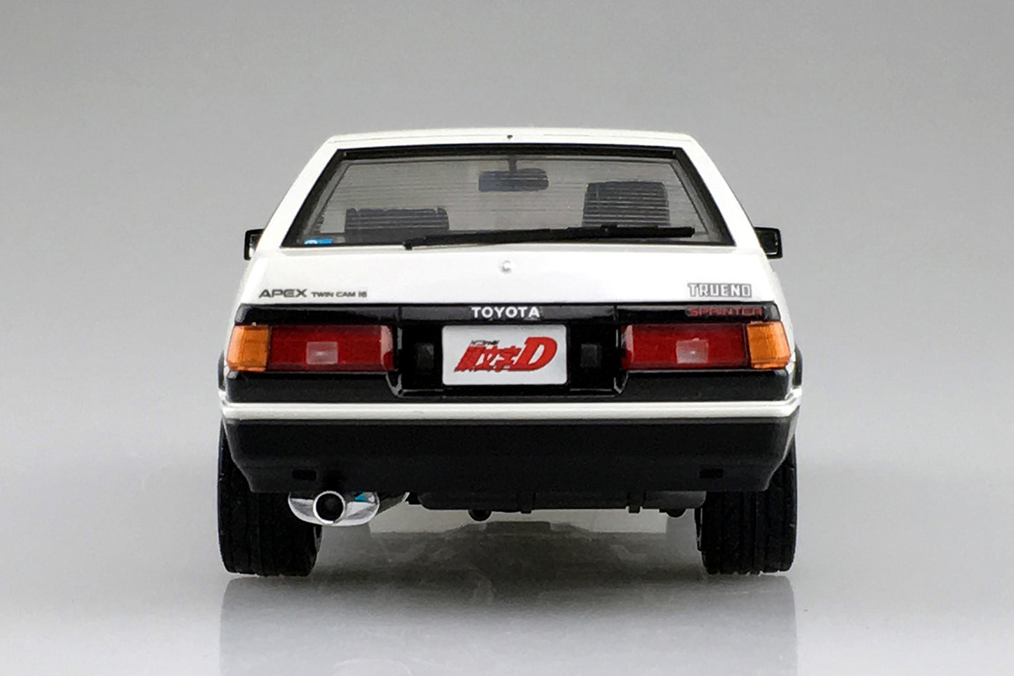 Aoshima Initial-D Fujiwara Takumi Toyota AE86 Trueno Project D Version (1:24)