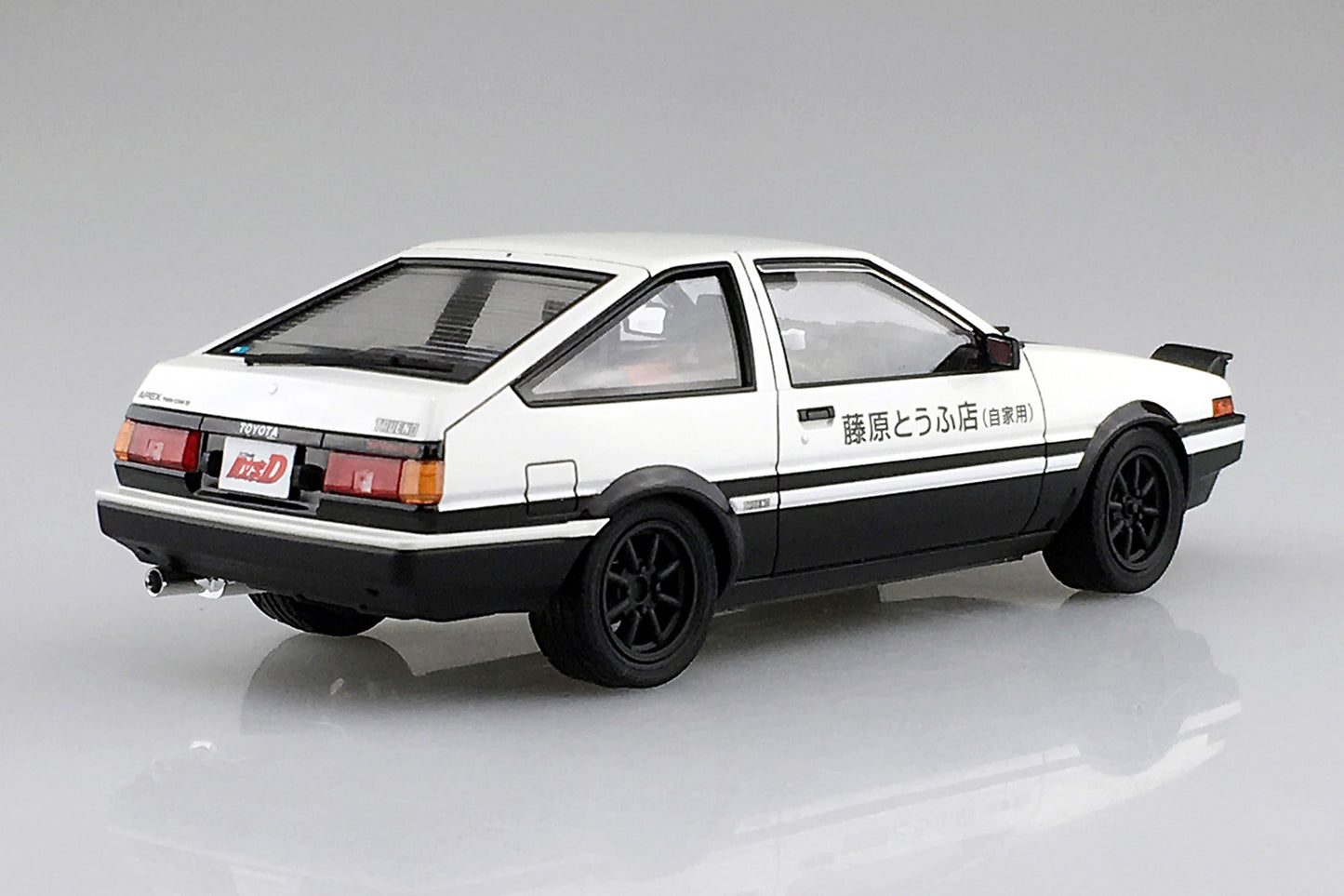Aoshima Initial-D Fujiwara Takumi Toyota AE86 Trueno Project D Version (1:24)