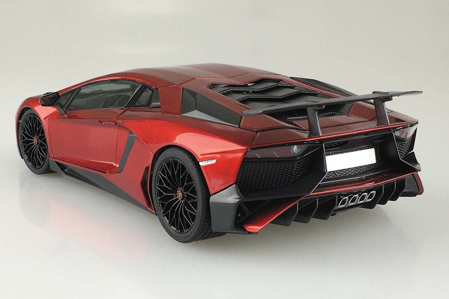 Aoshima 2015 Lamborghini Aventador SV (1:24)