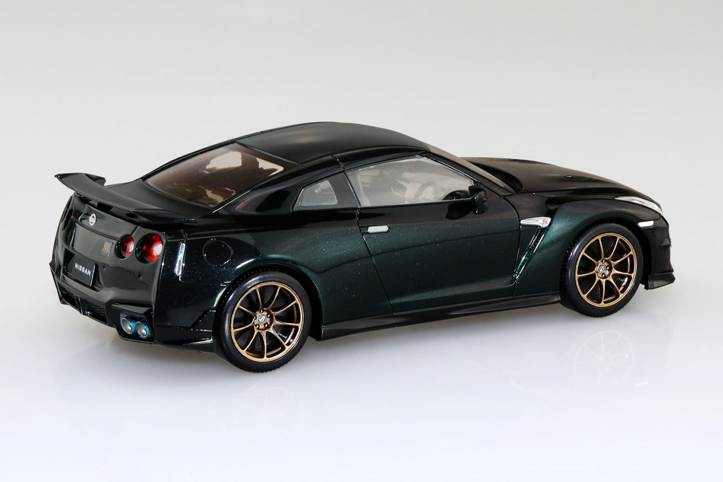 Aoshima Snap Kit 2024 Nissan R35 GT-R - Midnight Purple (1:32)