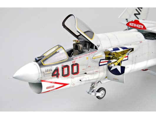 Trumpeter F-8E Crusader (1:32)