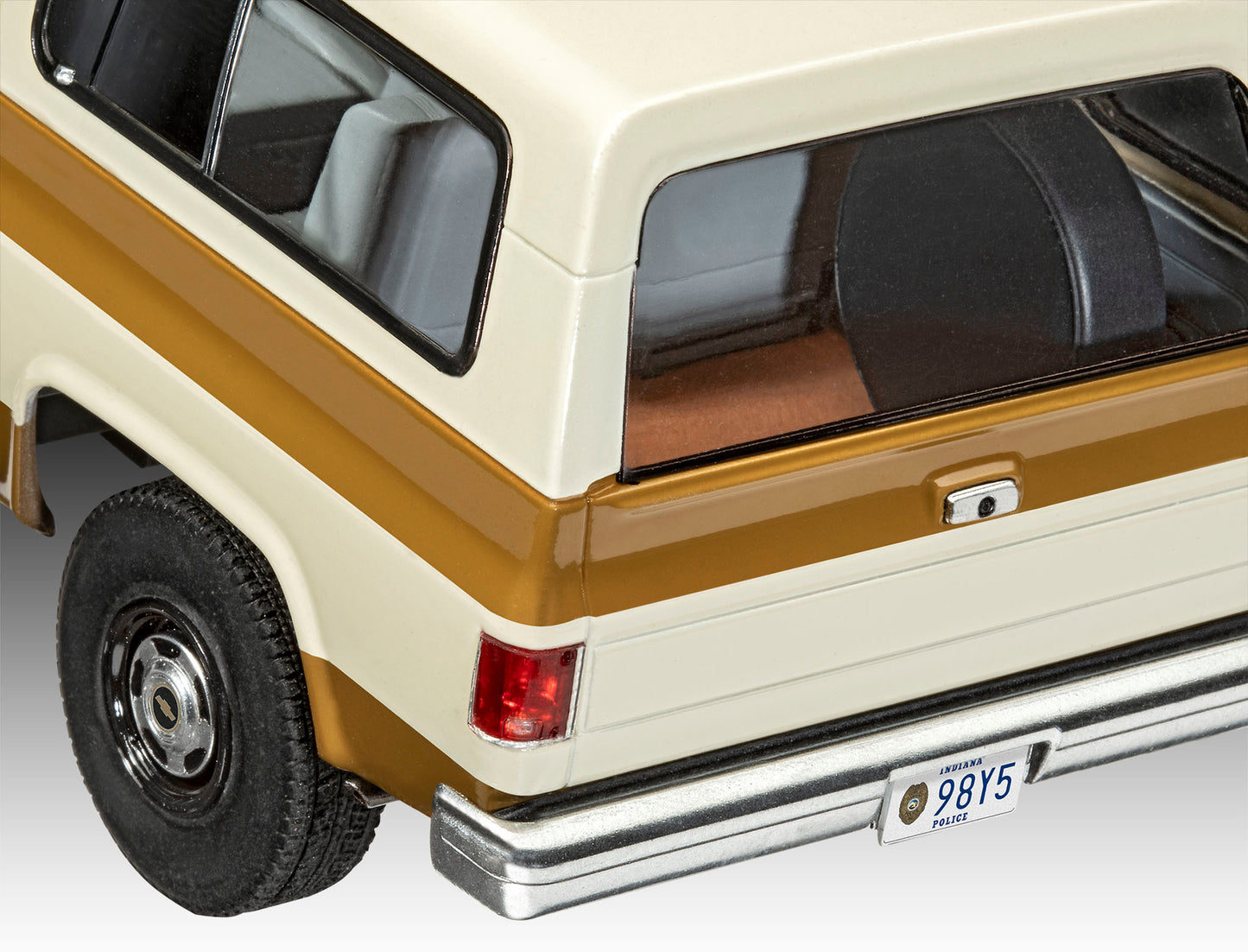 Revell Stranger Things Jim Hopper's '85 Chevy K5 Blazer (1:25)