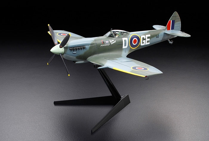 Tamiya Supermarine Spitfire Mk.XVIe (1:32)
