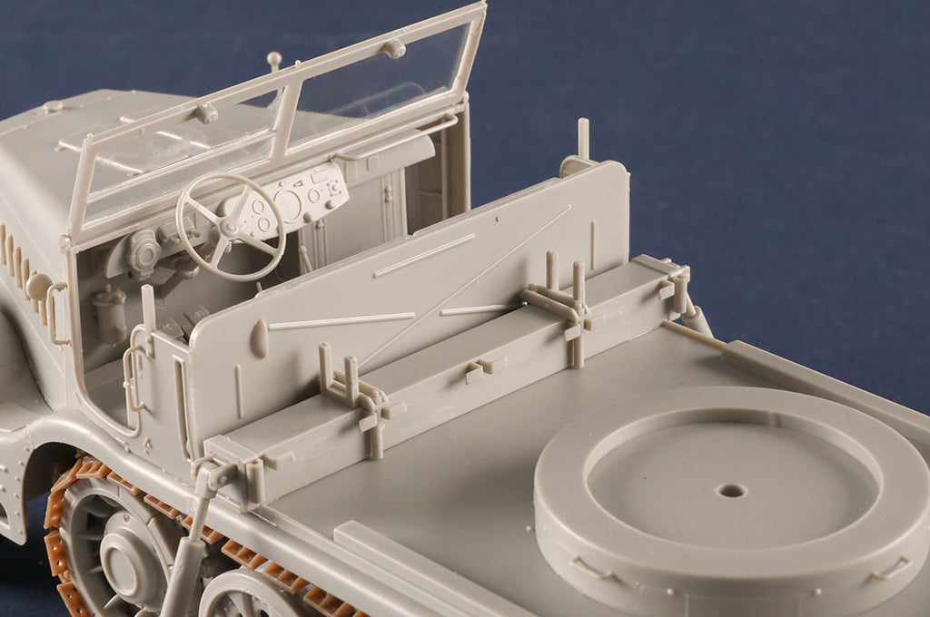 Trumpeter Schwerer Zugkraftwagen 18 t with 6 t Billstein-Crane, Sd.Kfz.9/1 (1:35)