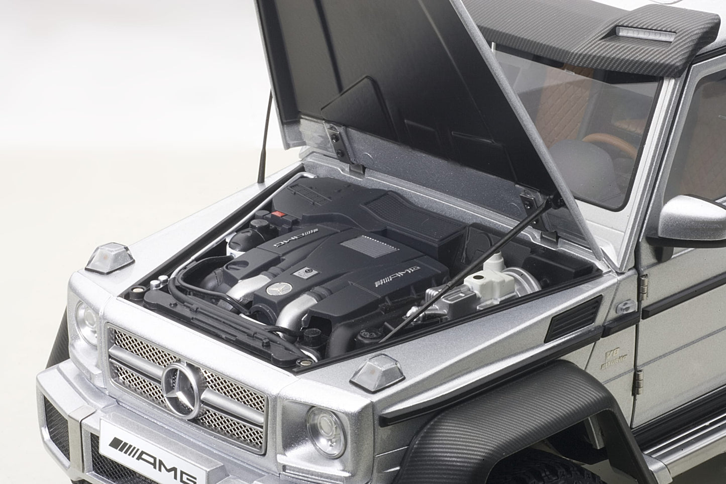 AUTOart Mercedes-Benz G63 AMG 6x6 - Silver (1:18)
