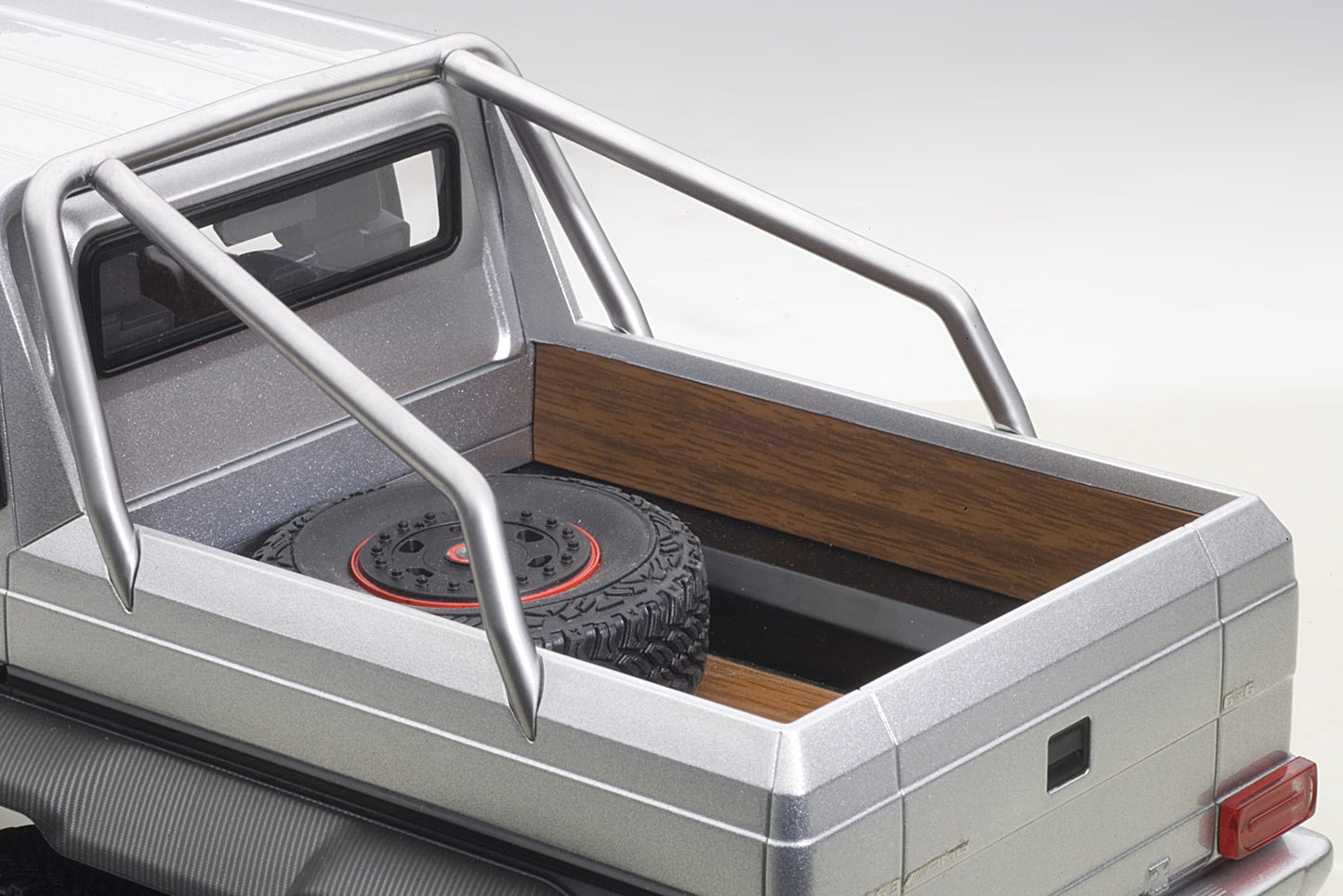 AUTOart Mercedes-Benz G63 AMG 6x6 - Silver (1:18)