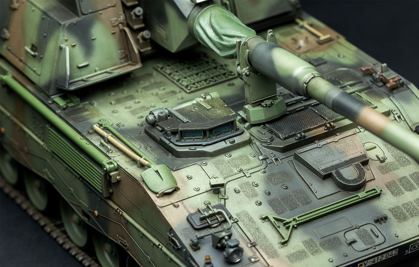 Meng Model Panzerhaubitze 2000 German Self-Propelled Howitzer (1:35)