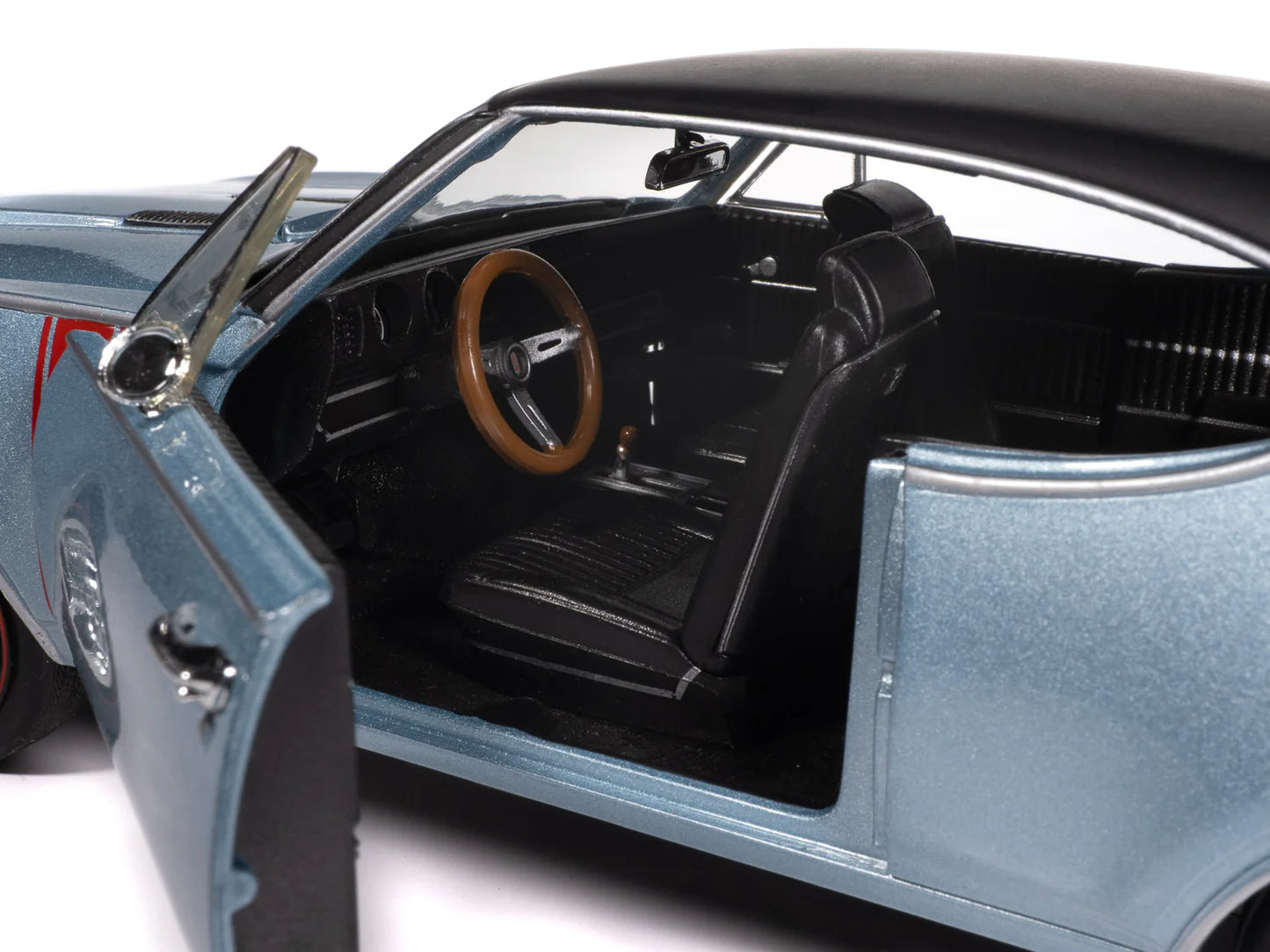 Auto World 1968 Oldsmobile 442 W30 Holiday Coupe - Teal Frost (1:18)