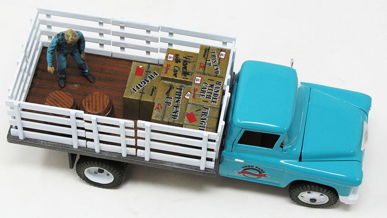 Atlantis 1955 Chevrolet 2 Ton Stake Truck (1:48)