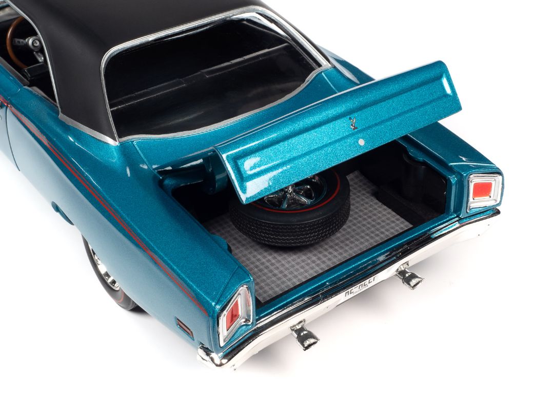 Auto World MCACN 1969 Plymouth Road Runner - Seafoam Turquoise (1:18)