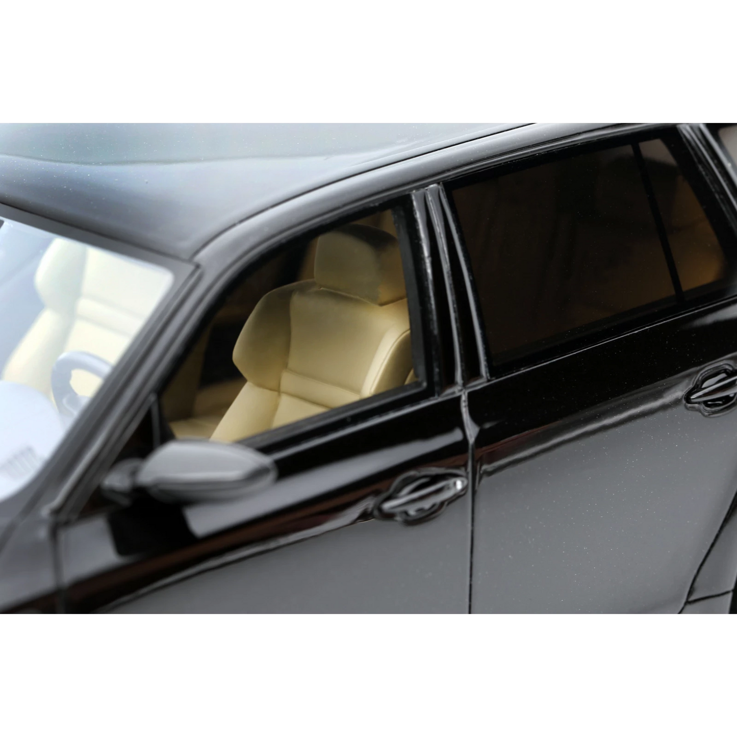 OttOmobile 2004 BMW E61 M5 Station Wagon - Black Sapphire Metallic (1:18)