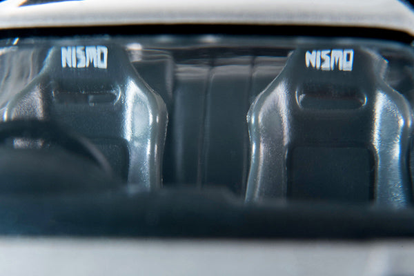 Tomica Limited Vintage Neo Nissan NISMO 400R - Tsugio Matsuda Version (1:64)
