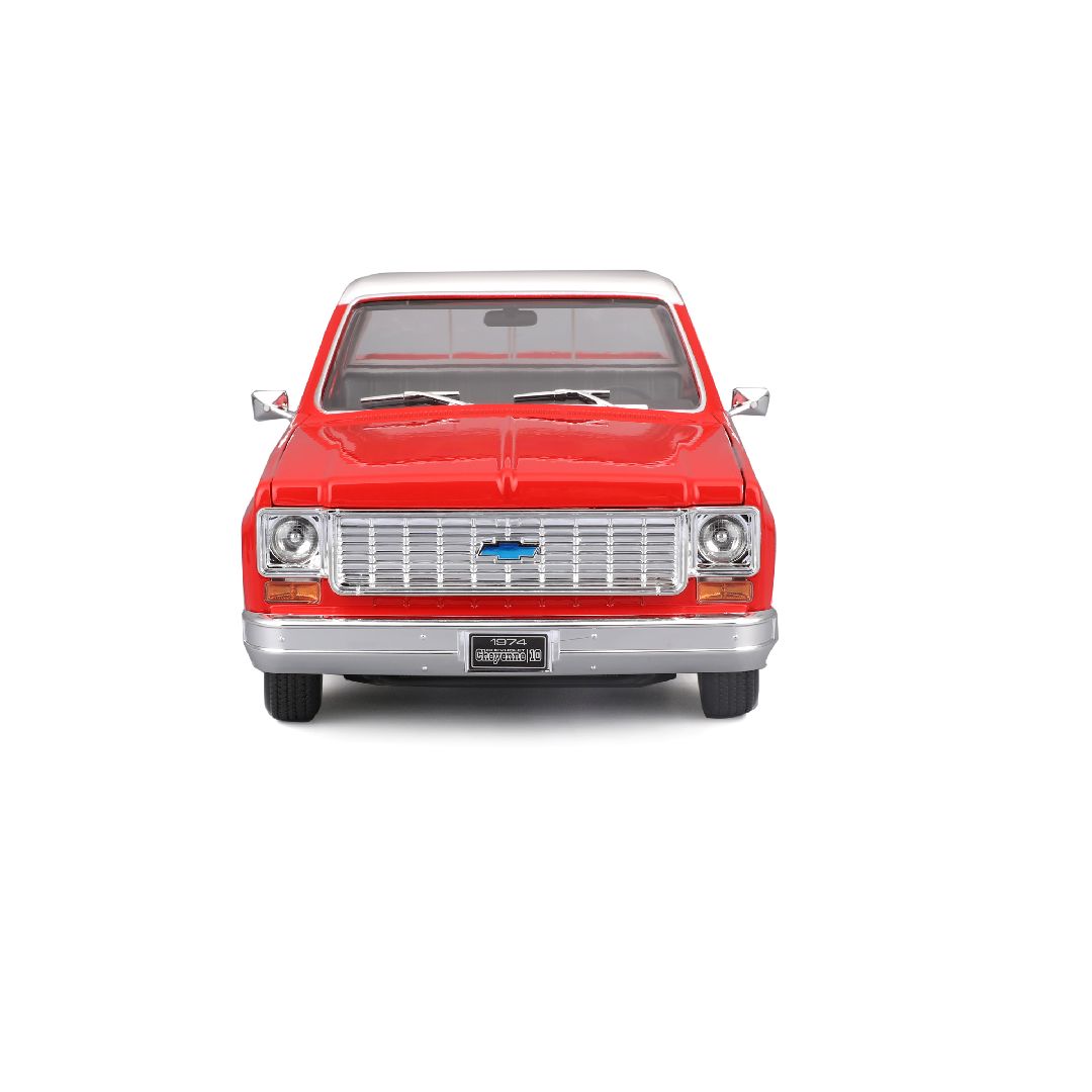 Maisto Special Edition 1974 Chevrolet C10 Cheyenne Super - Red and White (1:18)