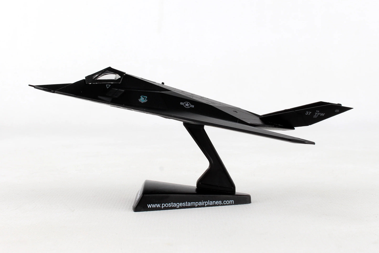 Daron Lockheed Martin F-117 Nighthawk (1:150)