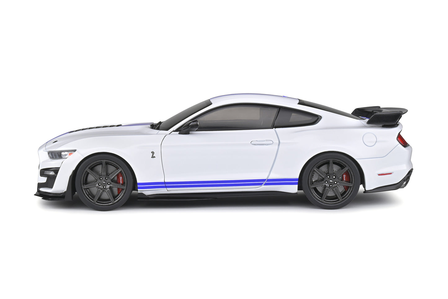 Solido 2020 Ford Shelby GT500 Fast Track - Oxford White with Blue Stripes (1:18)
