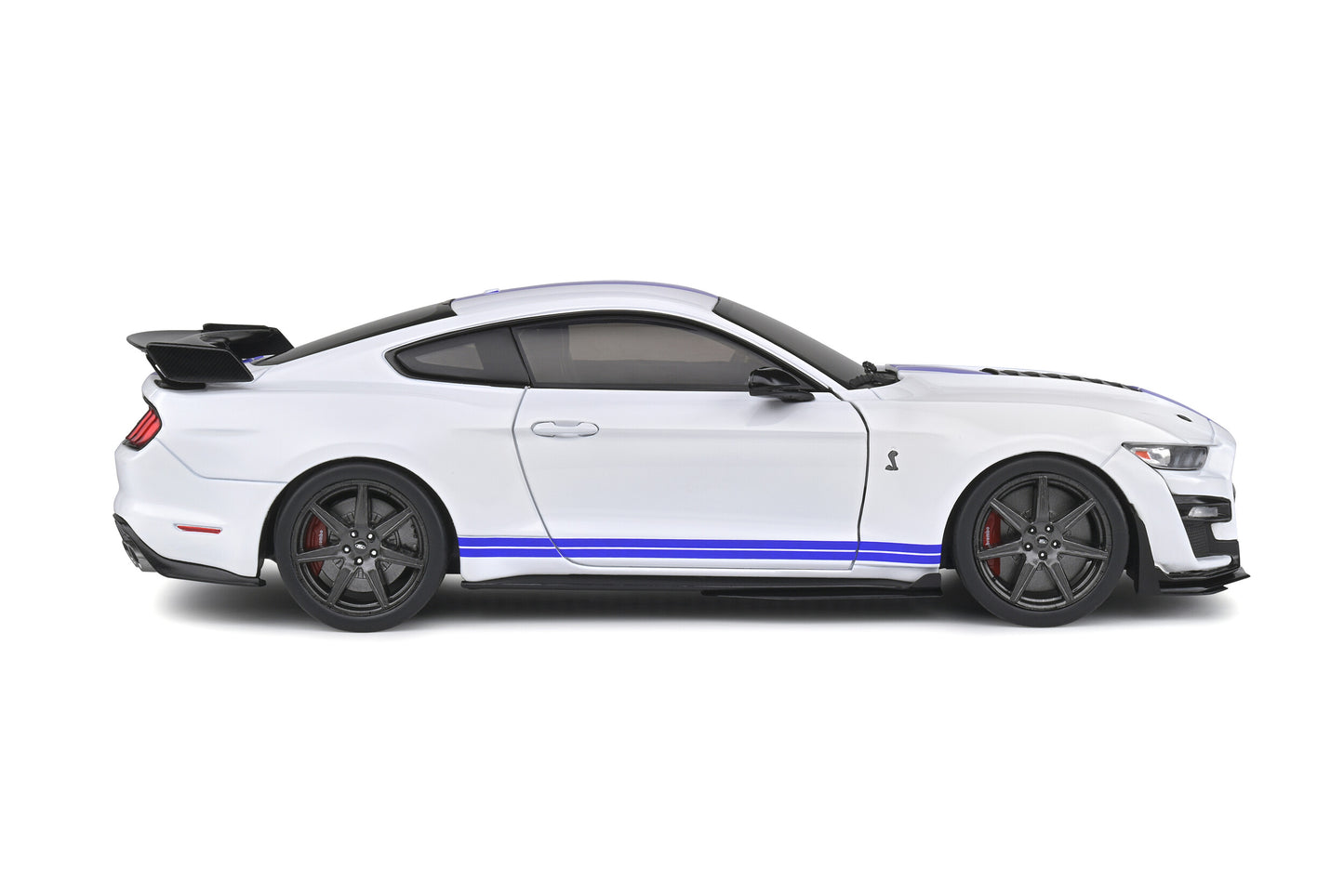 Solido 2020 Ford Shelby GT500 Fast Track - Oxford White with Blue Stripes (1:18)