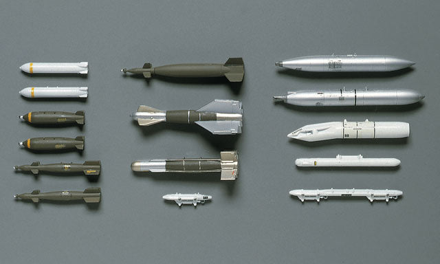 Hasegawa Aircraft Weapons: II (1:72)