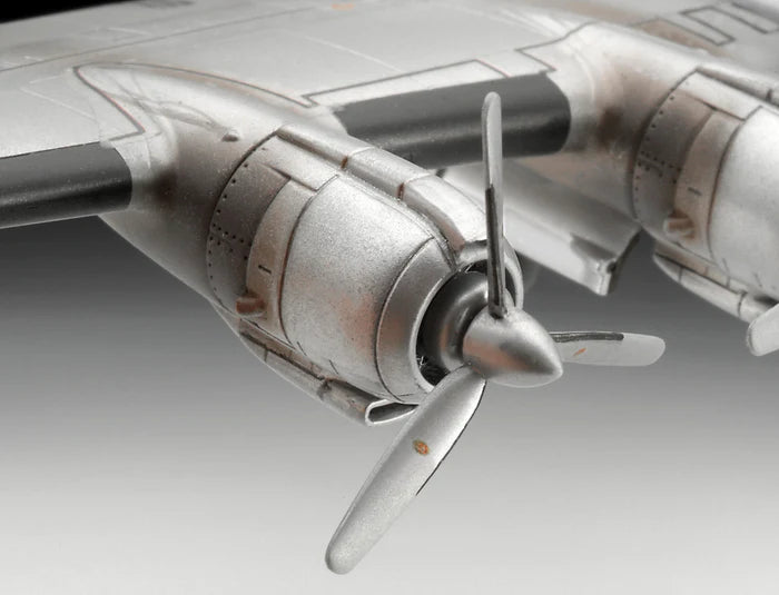 Revell Lufthansa Lockheed L-1049G Super Constellation (1:144)