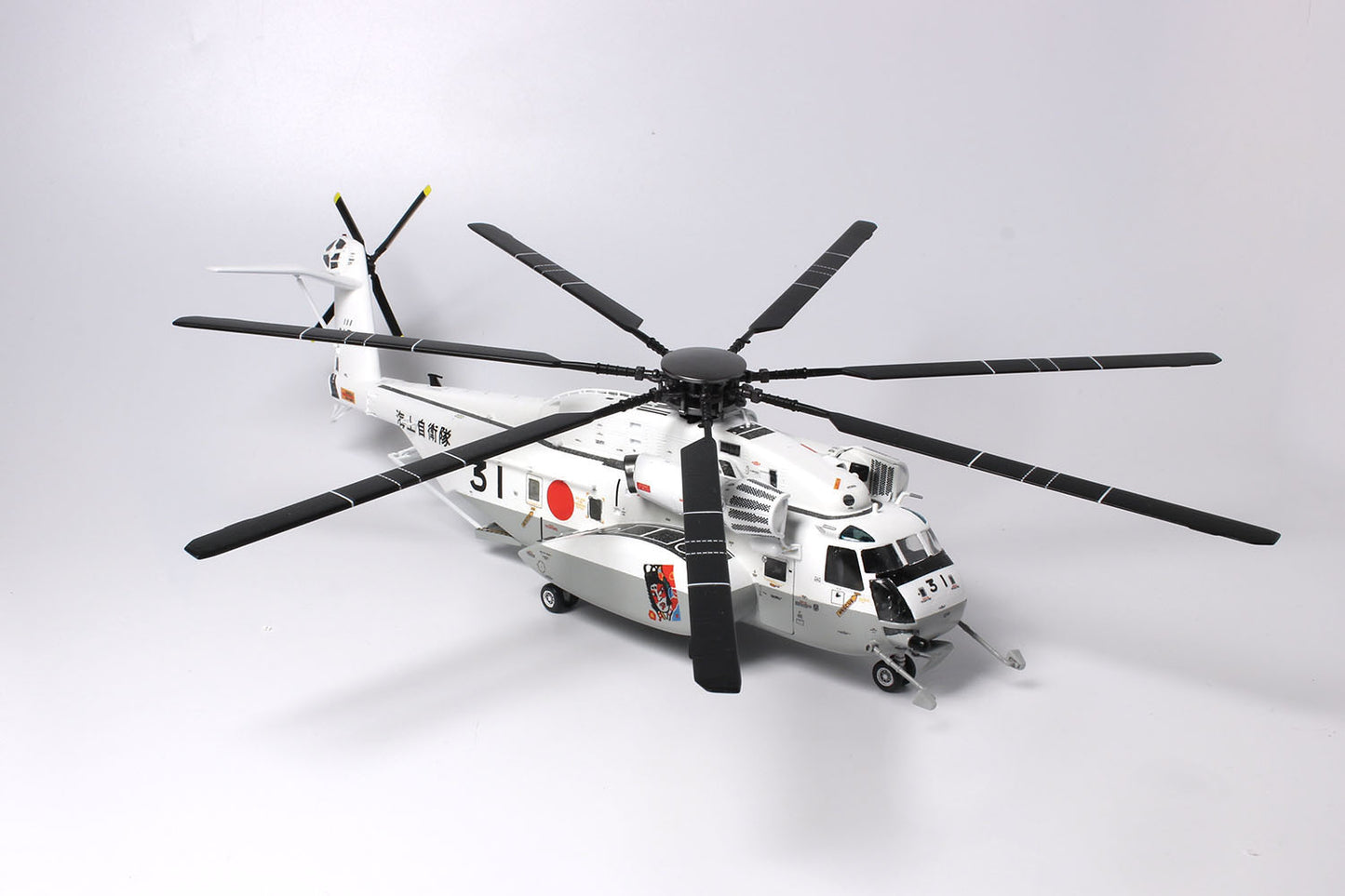 Platz Italeri Japan Maritime Self-Defense Force MH-53E Sea Dragon Minesweeper/Cargo Helicopter (1:72)
