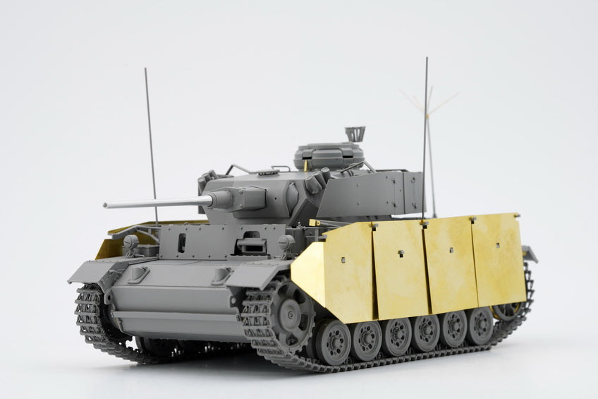 Border Model Pz.Bef.Wg.III Ausf.K with Schürzen (1:35)