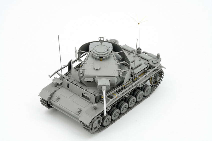 Border Model Pz.Bef.Wg.III Ausf.K with Schürzen (1:35)