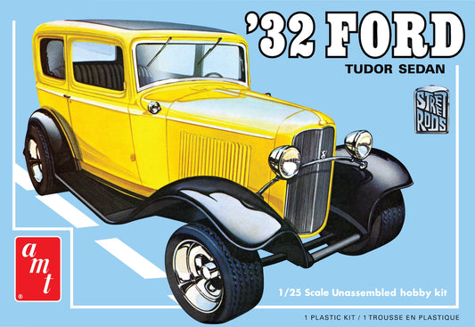 AMT 1932 Ford Tudor Sedan (1:25)