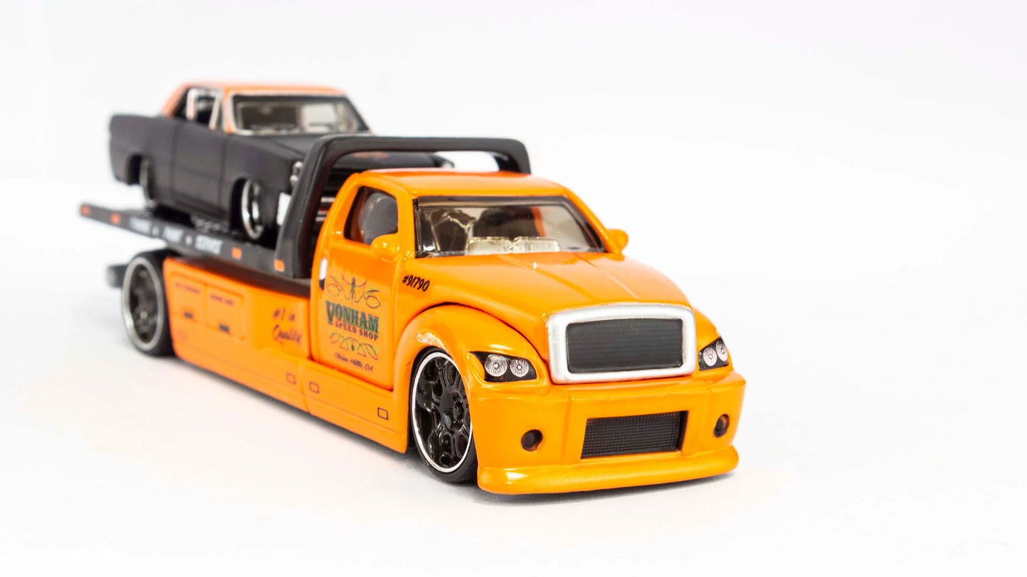 Maisto Design Transport Maisto Flatbed / 1965 Pontiac GTO (1:64)