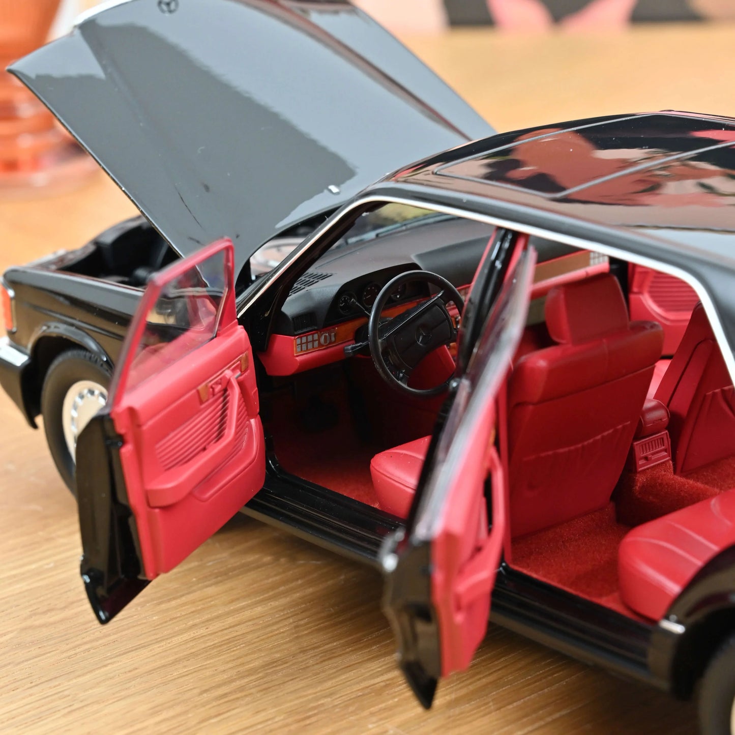 Norev 1991 Mercedes-Benz 560 SEL (Type W126) - Black (1:18)