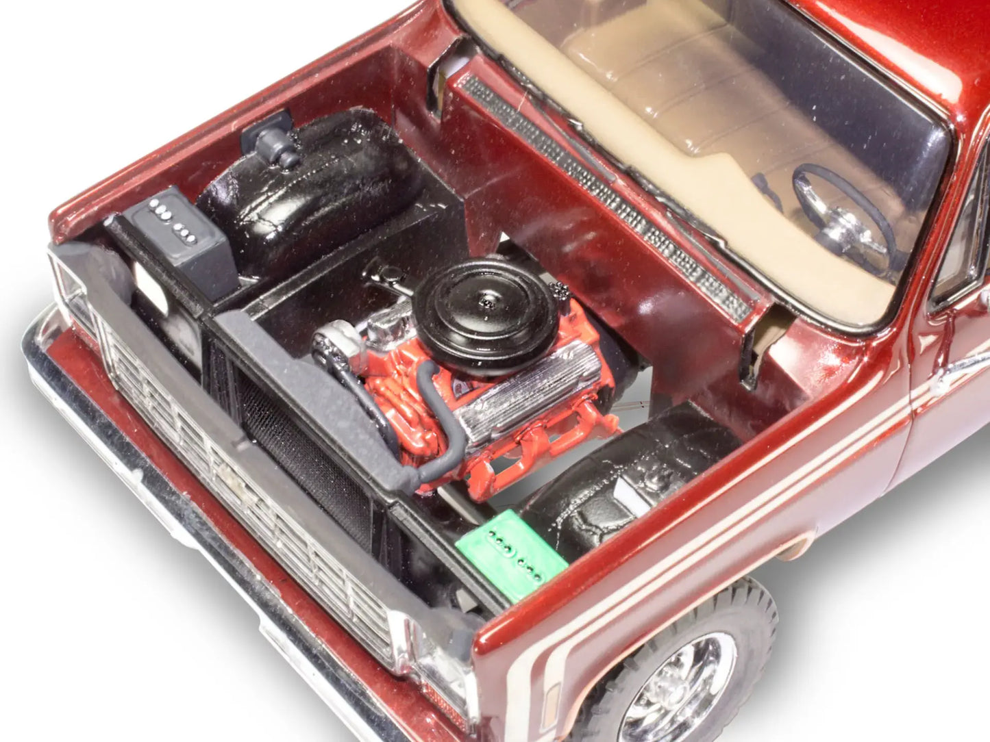 Revell 1976 Chevy Sport Stepside Pickup 4x4 (1:24)