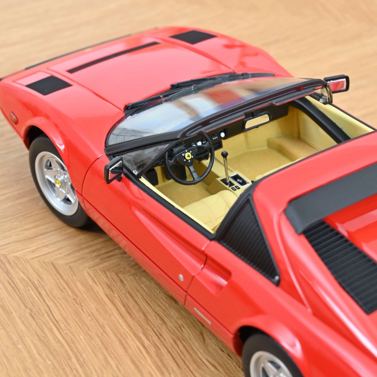 Norev Magnum, P.I. Ferrari 308 GTS (1:18)