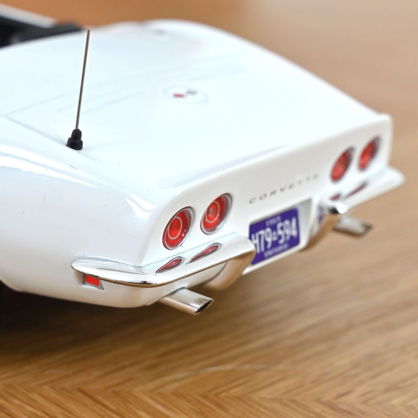 Norev 1969 Chevrolet Corvette Convertible - Can Am White (1:18)