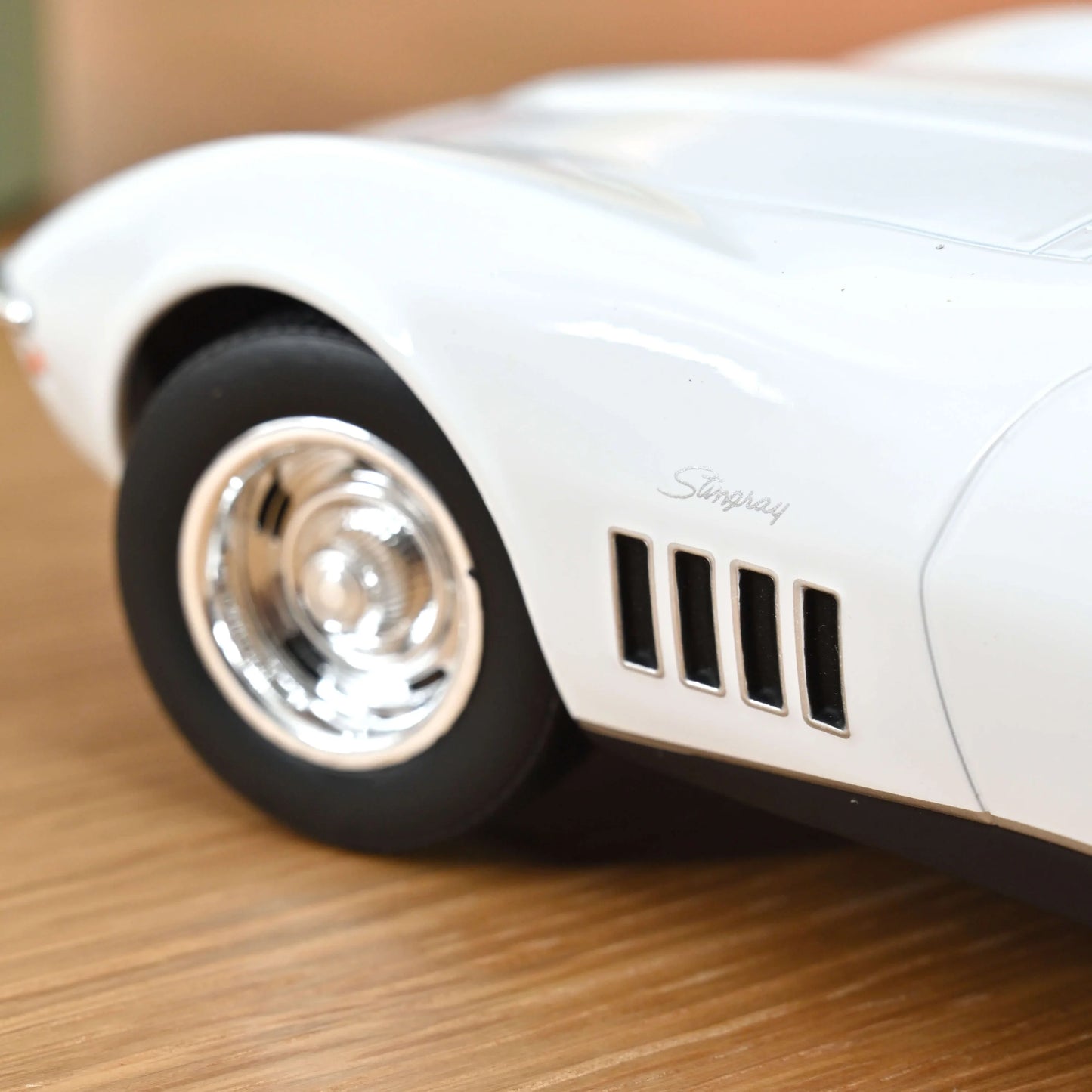 Norev 1969 Chevrolet Corvette Convertible - Can Am White (1:18)