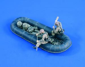 Verlinden Productions German WW II Supply Dinghy with 2 Figures (1:35)