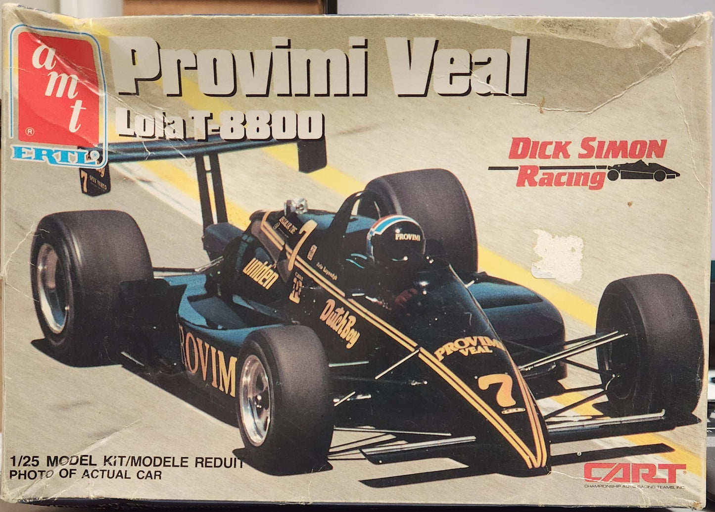 AMT Ertl Dick Simon Racing Provimi Veal Lola T-8800 (1:25)