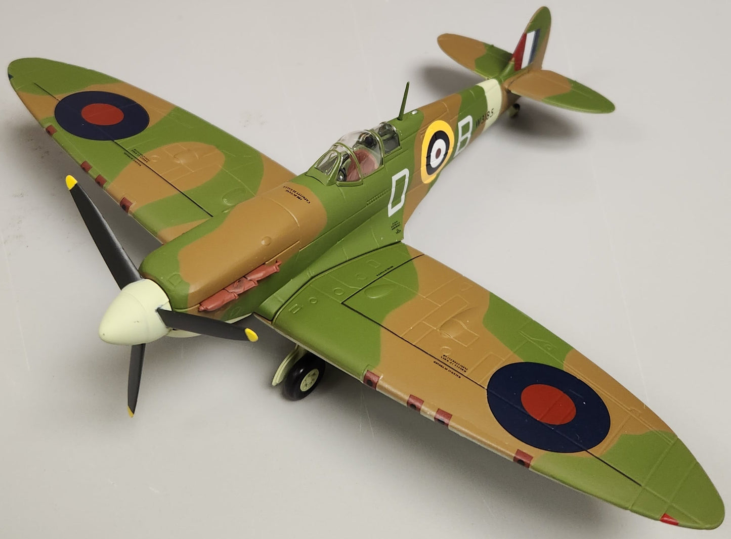 Armour Collection Spitfire Mk.Vb RAF WWII (1:48)